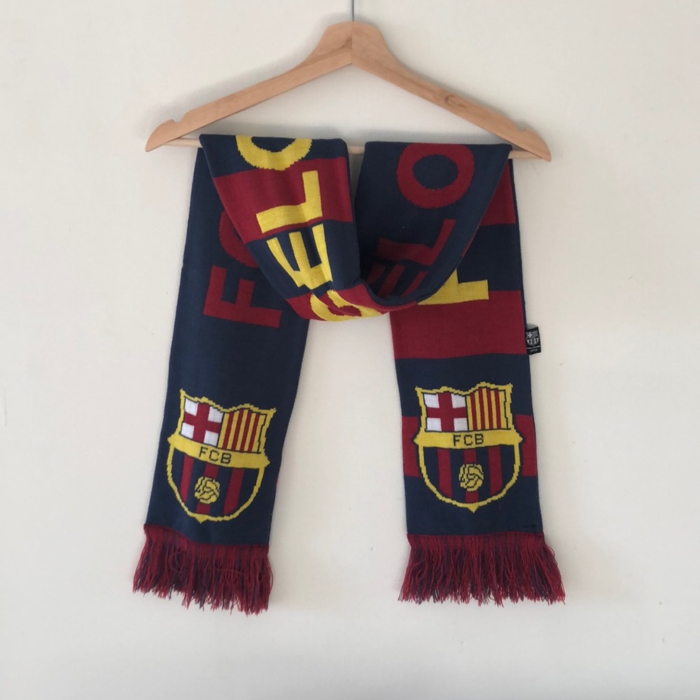 FC Barcelona reversible scarf